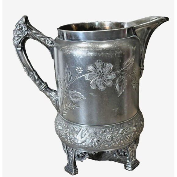 MERIDEN Silverplate Co. Quadruple 6" Plate 1971 1/2 Pitcher - Picture 3 of 5